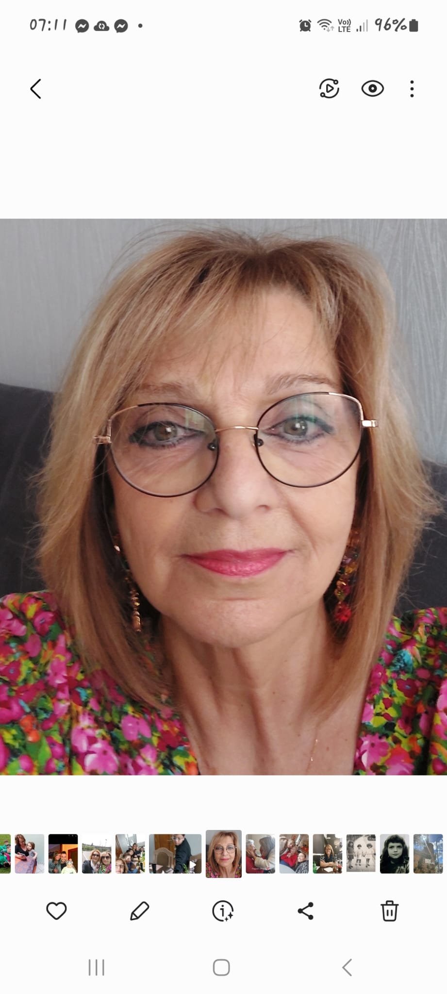 Mme Elvira Costa